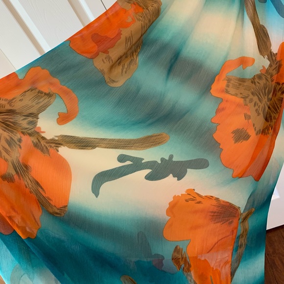 Flowey Beach Dress - Picture 4 of 5